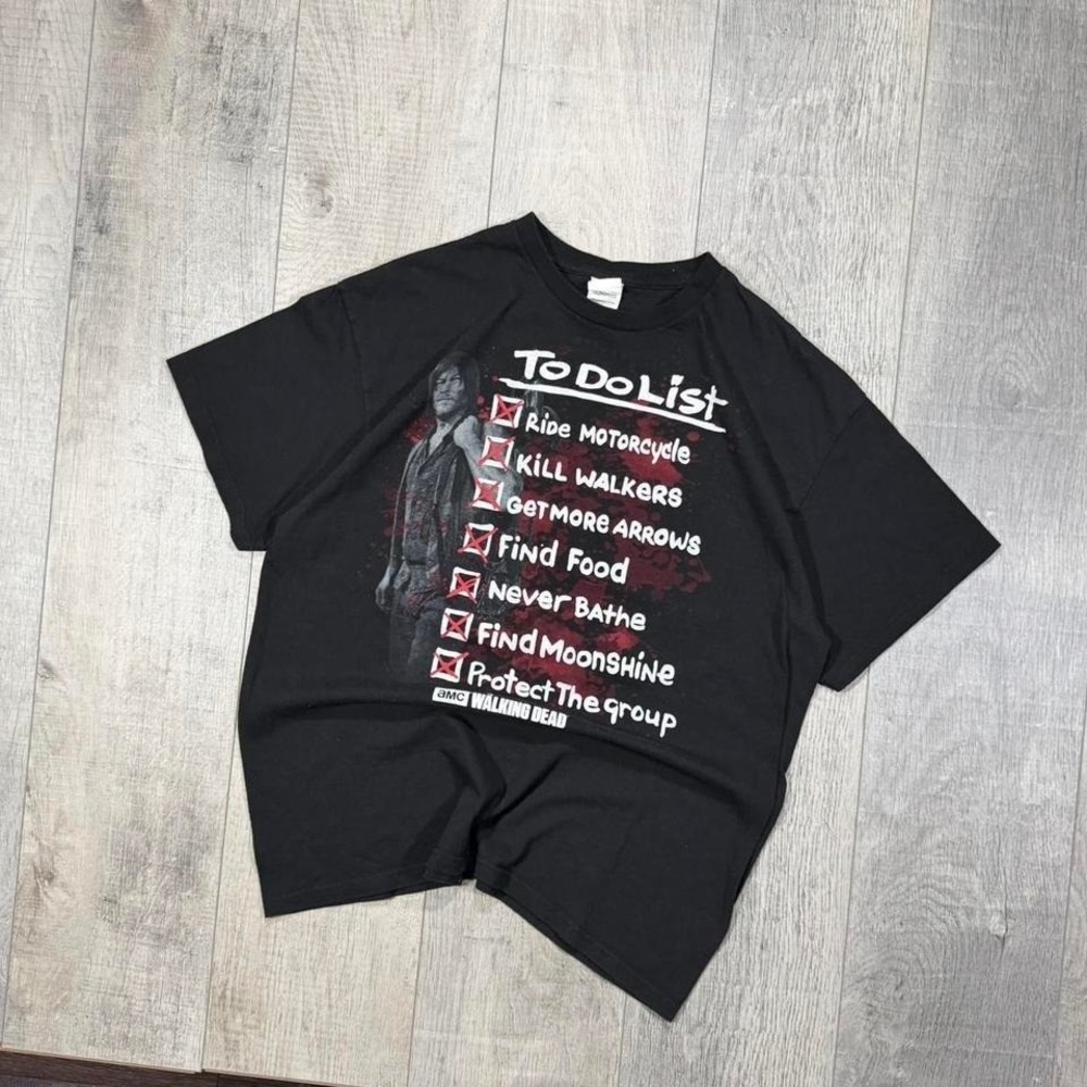 Vintage 2010s AMC The Walking Dead zombie horror TV show promo graphic T-shirt
